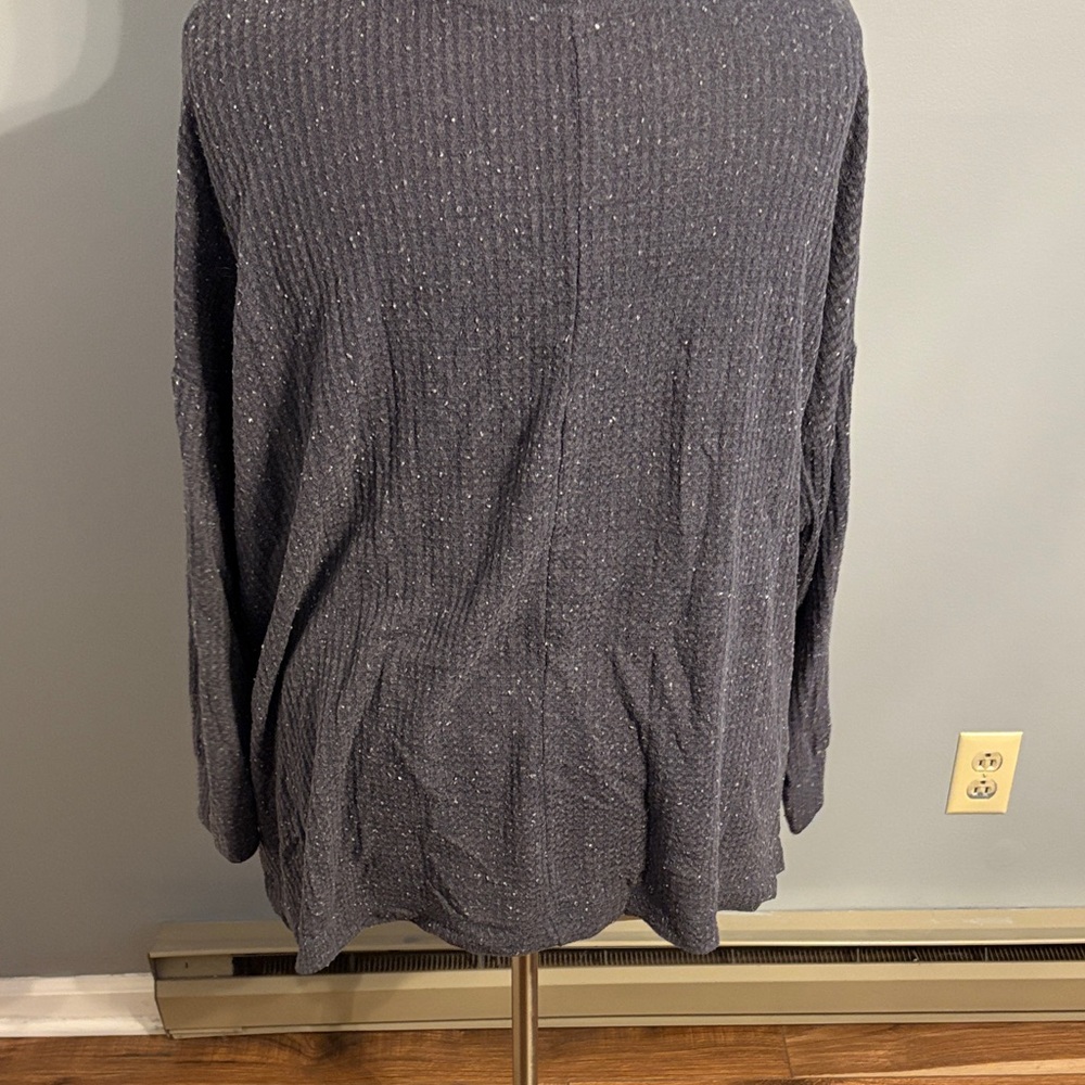Old Navy Charcoal Button-Up Shirt - Picture 5 of 6
